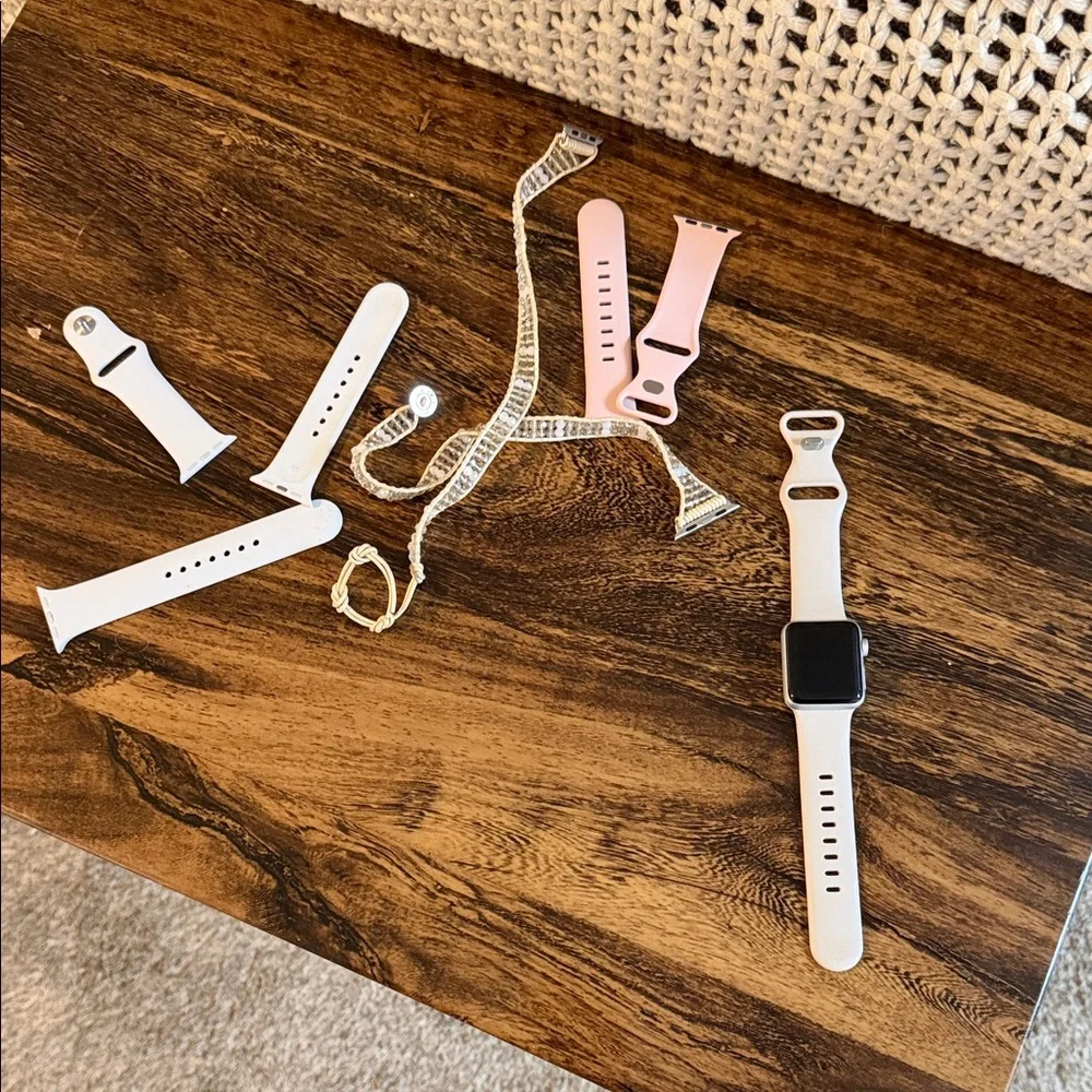 Apple Smartwatch Series 3 with Interchangeable Bands and full charger/block